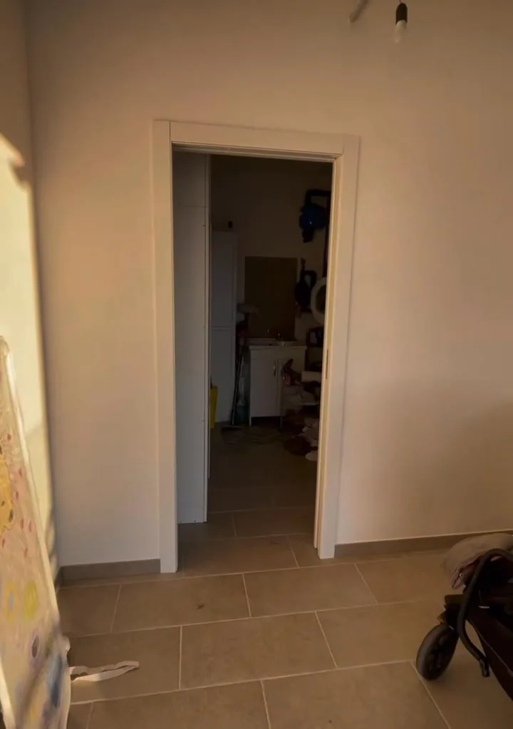 Ambiente interno suddiviso con lavori in cartongesso